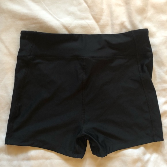 Under Armour Women’s Compression Shorts - Picture 2 of 4